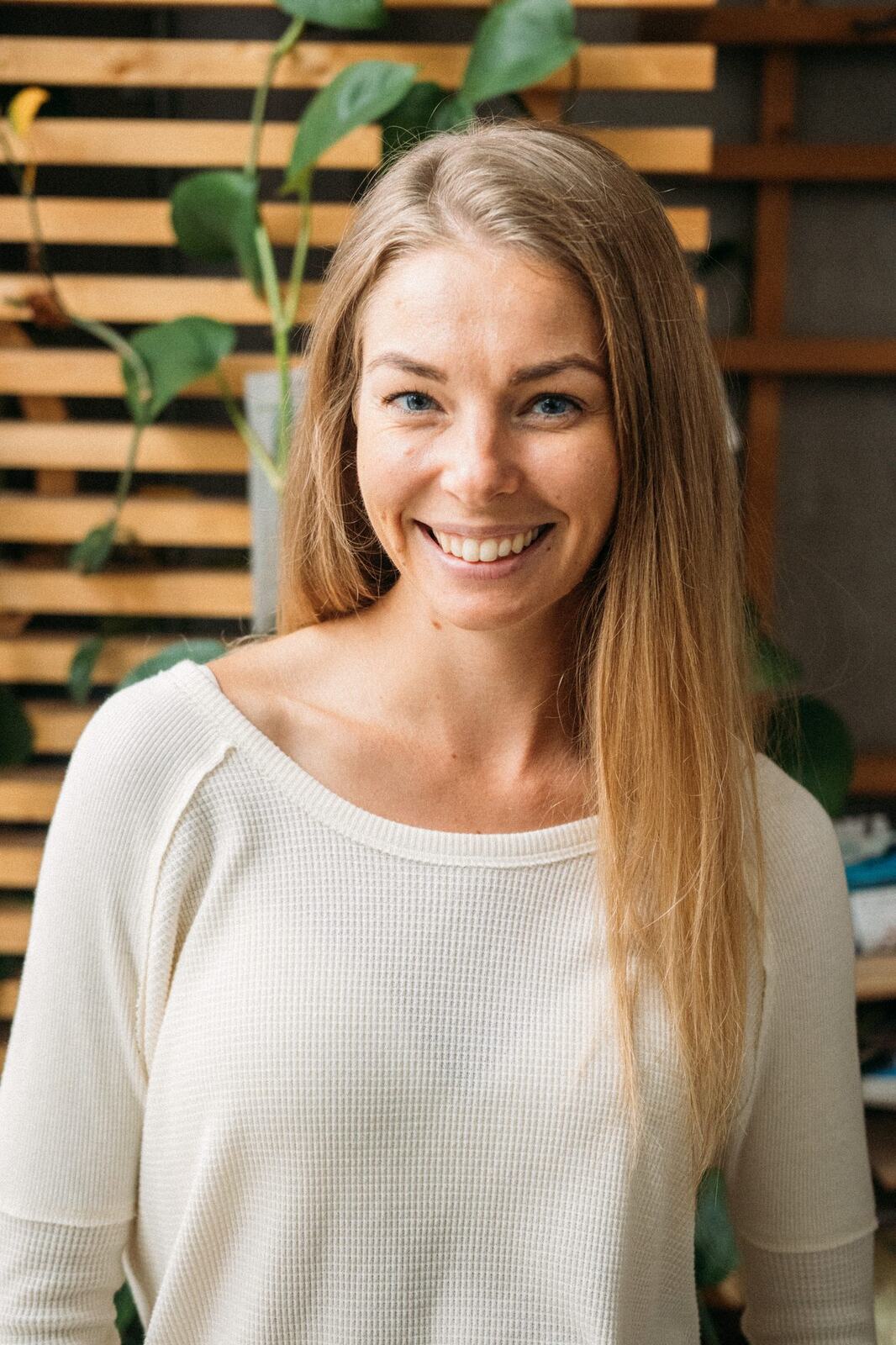 Float Space corporate story frame 5: A Float Space brand story with staff portraits, wellness atmosphere, red-light portrait texture and campaign-ready business imagery..