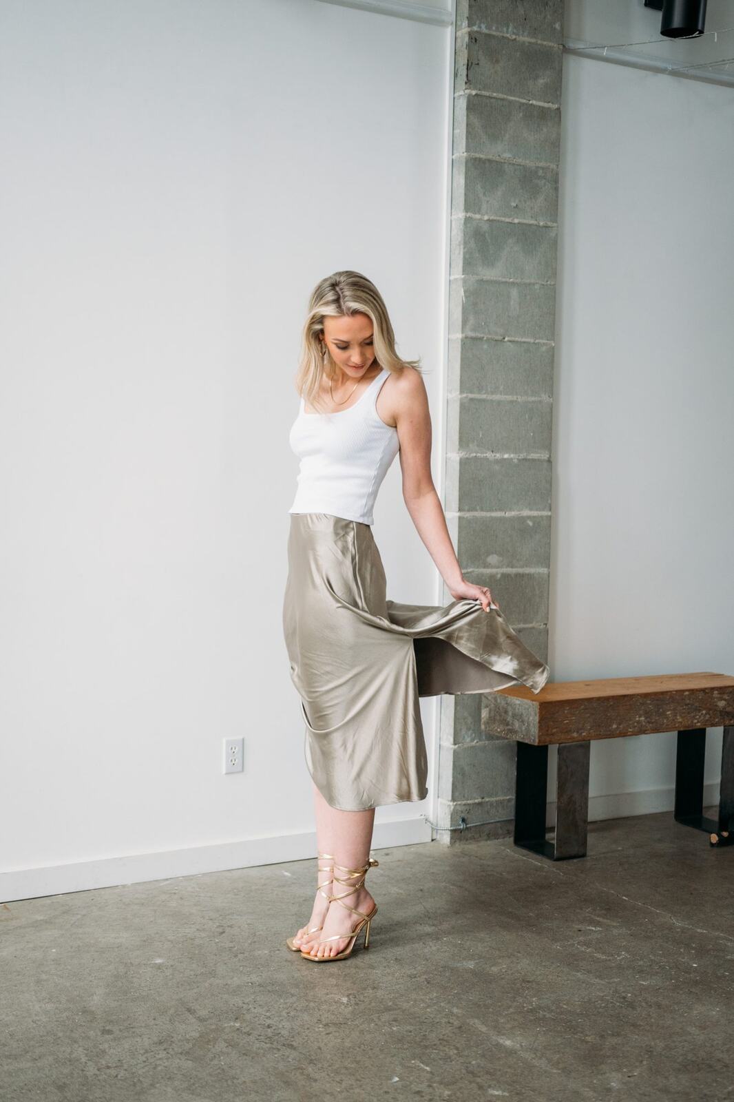 Lannah corporate story frame 13: Business portraits for Lannah in Kelowna, with warm creative profile images, styled light, close beauty frames and a softer personal-brand rhythm..