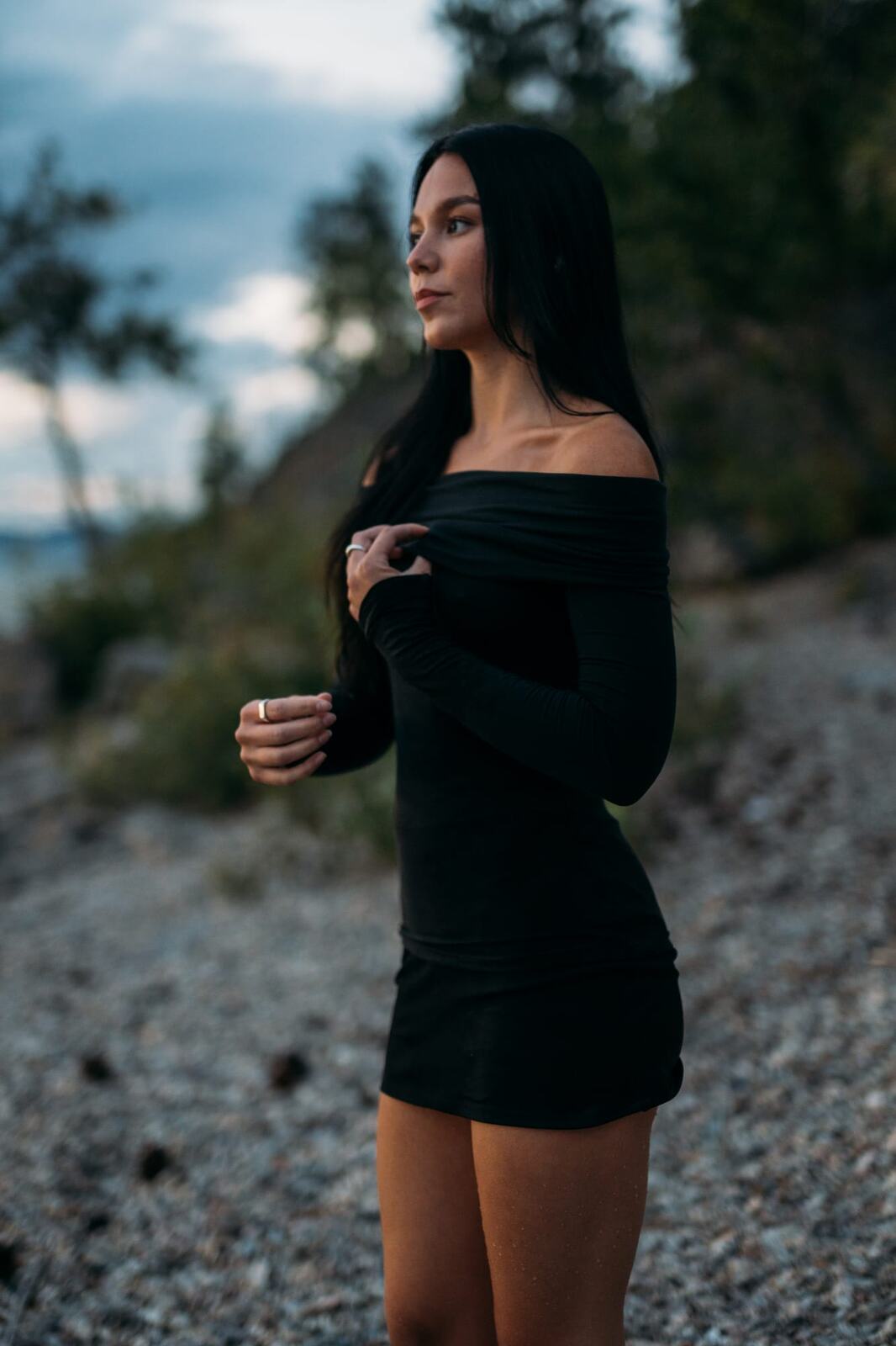 Shaylin at Bertram portraits story frame 27: A large Bertram session with water, green shade, outfit changes and Okanagan location detail that gives the story a clear place.