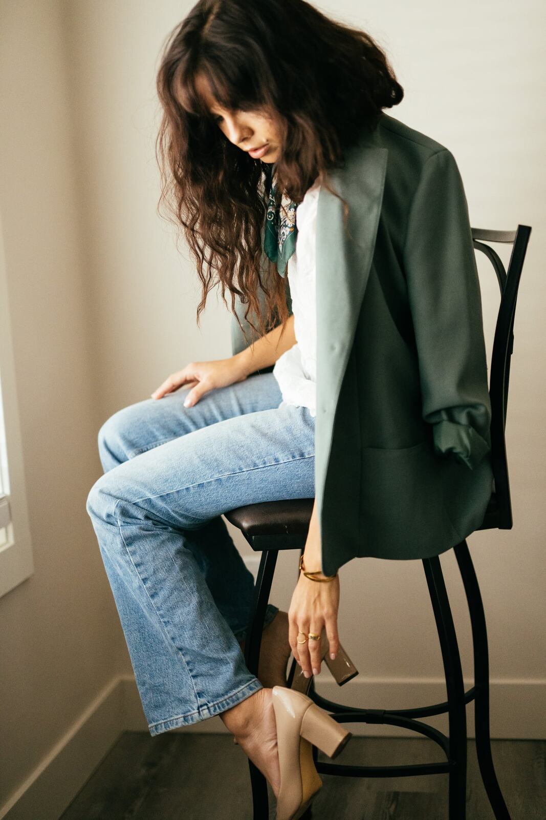 Sunny in Soft Indoor Light portraits story frame 11: A polished Sunny portrait set with a softer editorial feel.