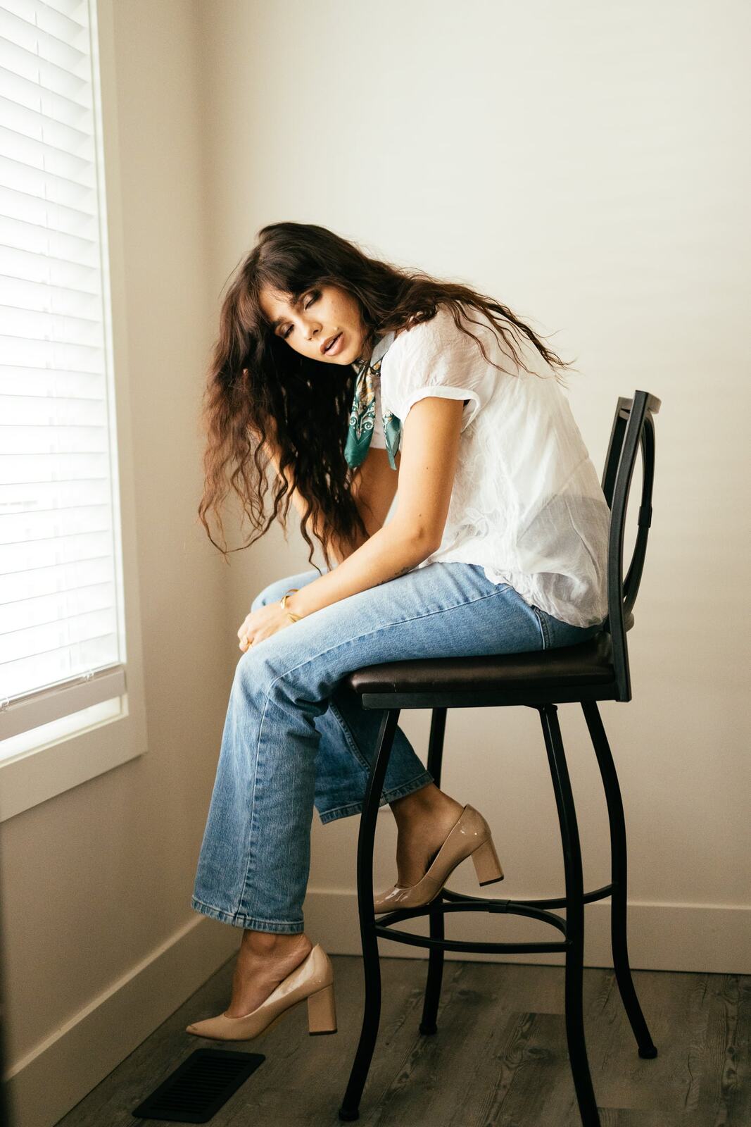 Sunny in Soft Indoor Light portraits story frame 13: A polished Sunny portrait set with a softer editorial feel.