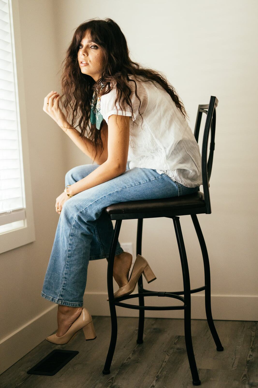 Sunny in Soft Indoor Light portraits story frame 15: A polished Sunny portrait set with a softer editorial feel.