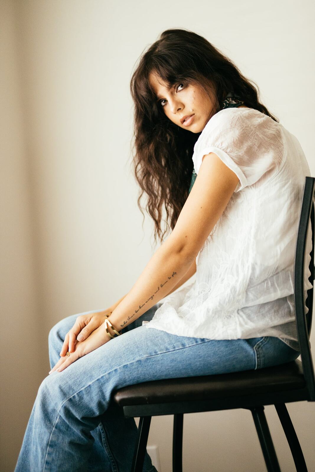 Sunny in Soft Indoor Light portraits story frame 20: A polished Sunny portrait set with a softer editorial feel.